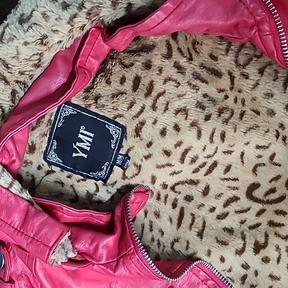 YMI Red Vest - Picture 5 of 9